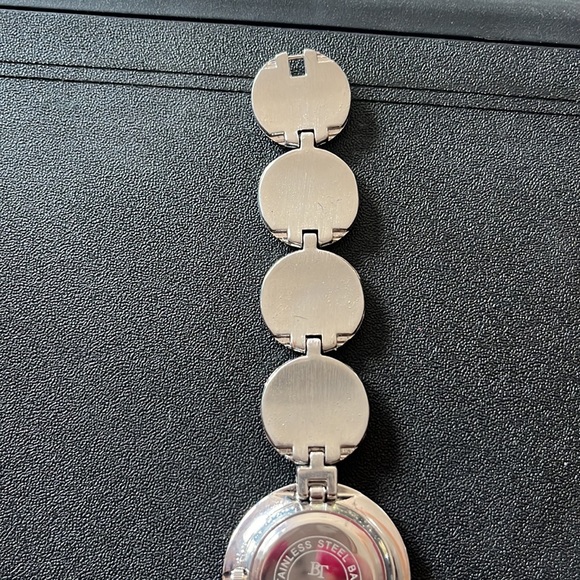Stainless Steel Nickel free silver Watch 8” length Round face & links - Picture 7 of 10